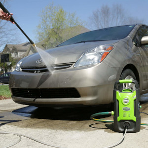 a pressure washer for car detailing